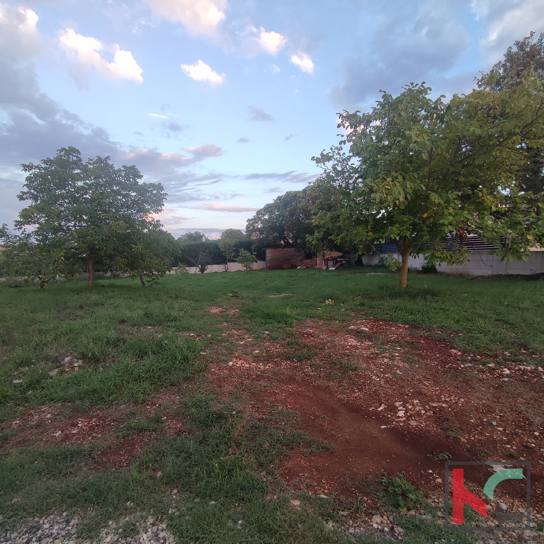 Istria, Mali Vareški, terreno edificabile 1527 m2 vicino a Duga Uvala, #vendita