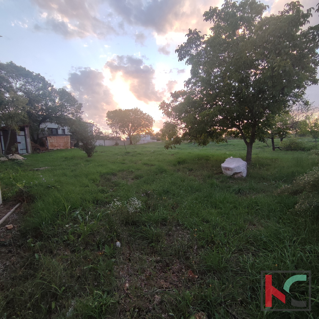 Istria, Mali Vareški, terreno edificabile 1527 m2 vicino a Duga Uvala, #vendita