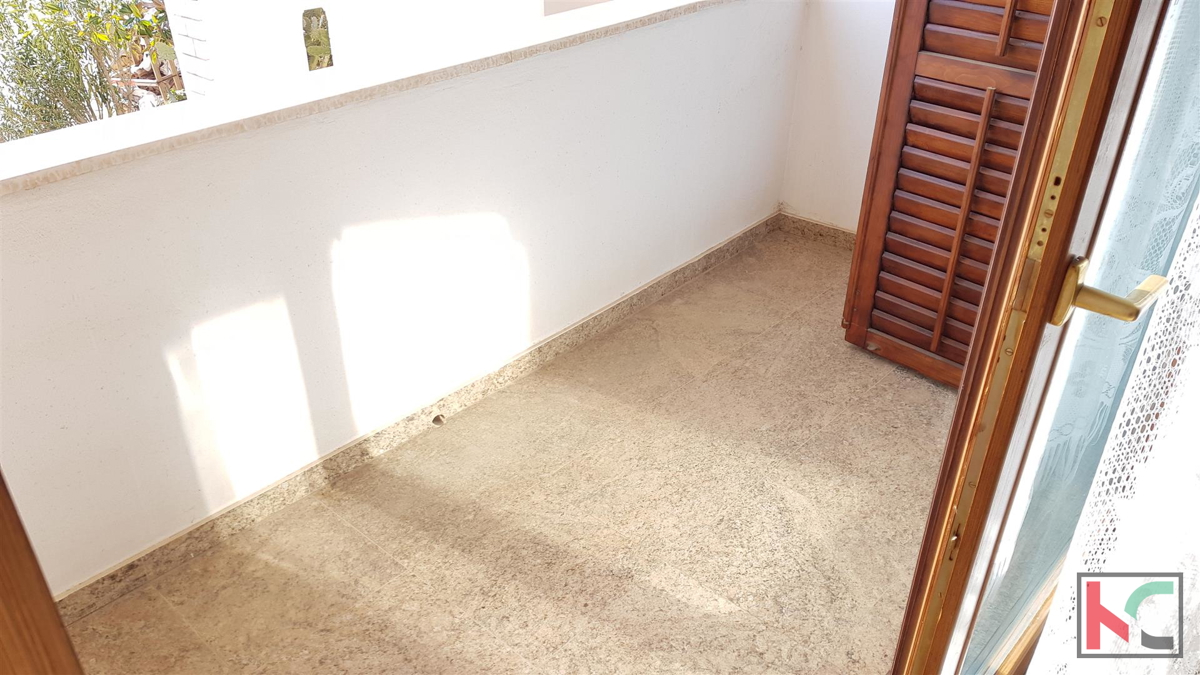 Pula, Veruda Porat è una proprietà interessante vicino al mare con tre unità abitative e una business unit