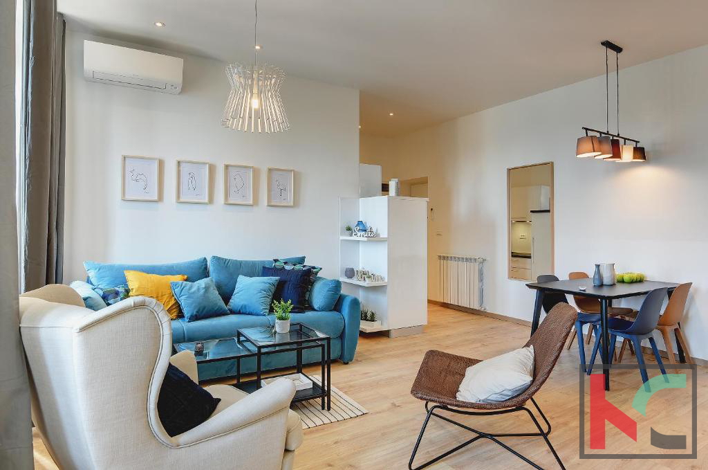 Istria, Pula, Riva, appartamento ristrutturato 129,37m2 con tre unità abitative