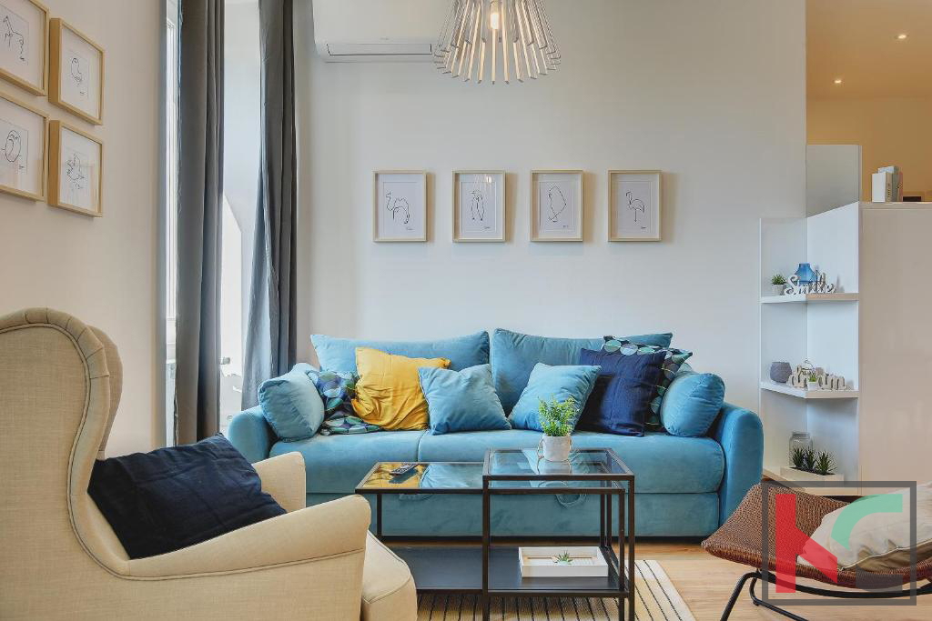 Istria, Pula, Riva, appartamento ristrutturato 129,37m2 con tre unità abitative