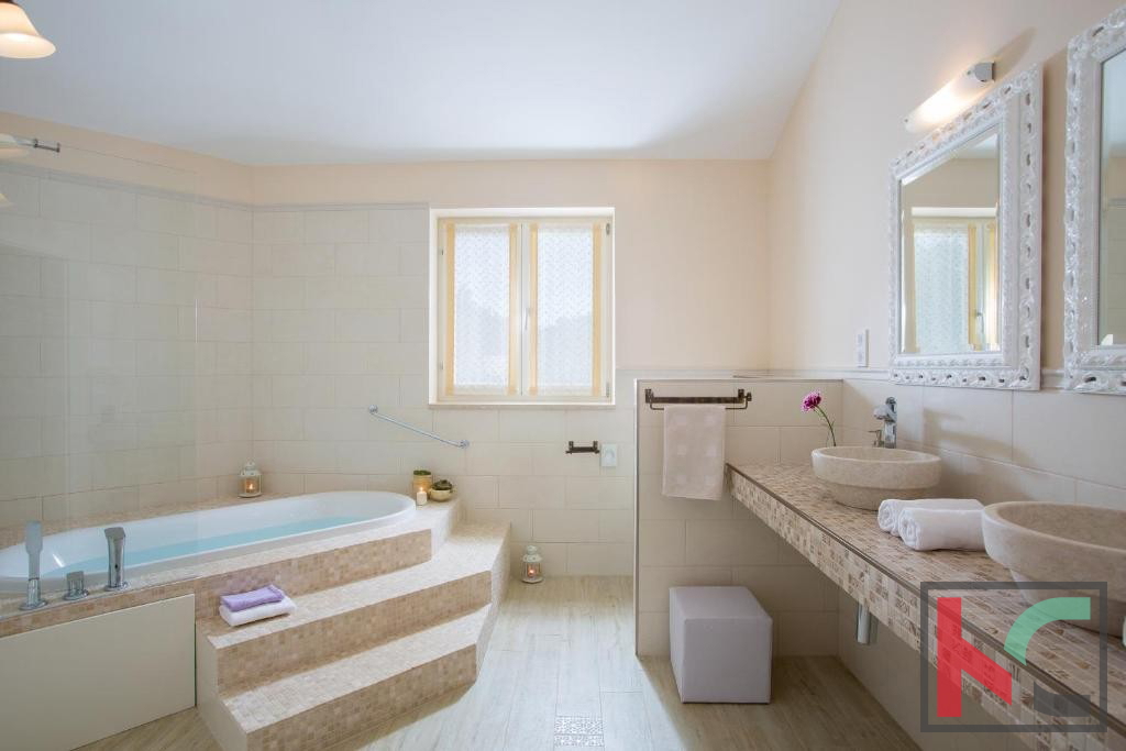 Istria, Valle, casa per vacanze con piscina su un ampio terreno di 1650m2, #vendita