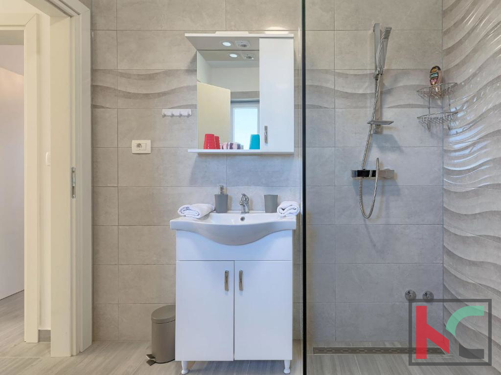 Istria, Parenzo, casa vacanza con piscina e giardino paesaggistico, #vendita