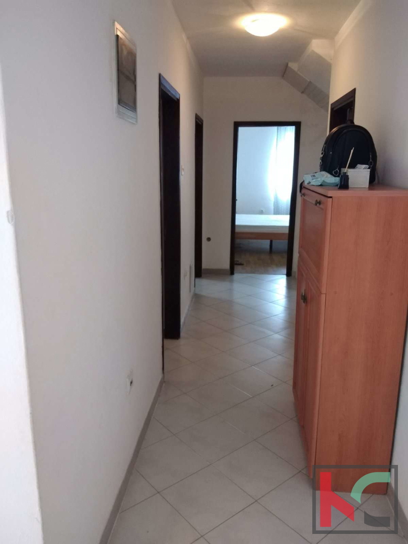 Istria, Parenzo, casa con ampio giardino 2324m2, #vendita