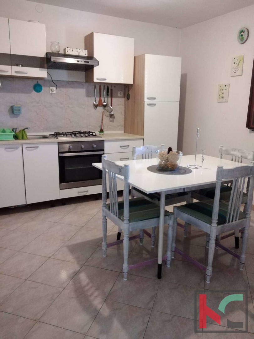 Istria, Parenzo, casa con ampio giardino 2324m2, #vendita