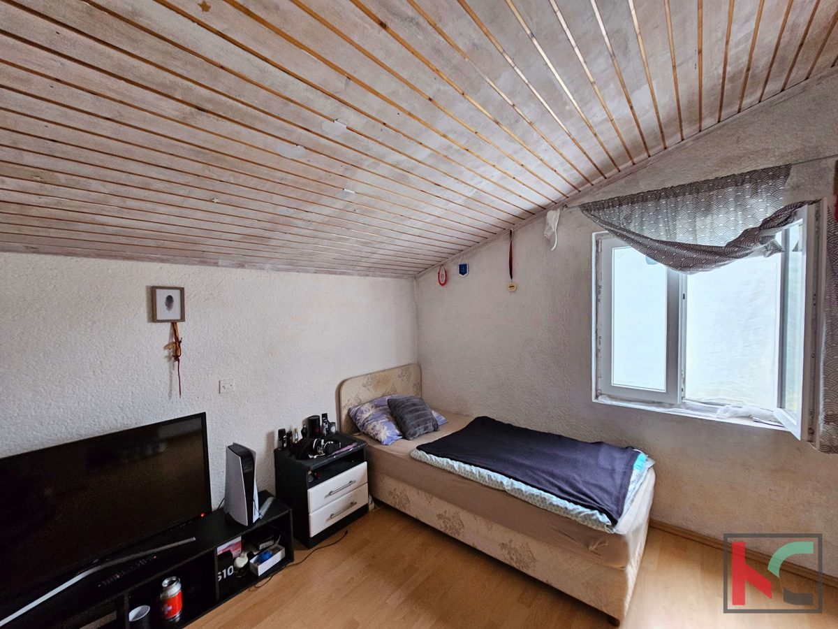 Istria, Parenzo, casa con ampio giardino 2324m2, #vendita