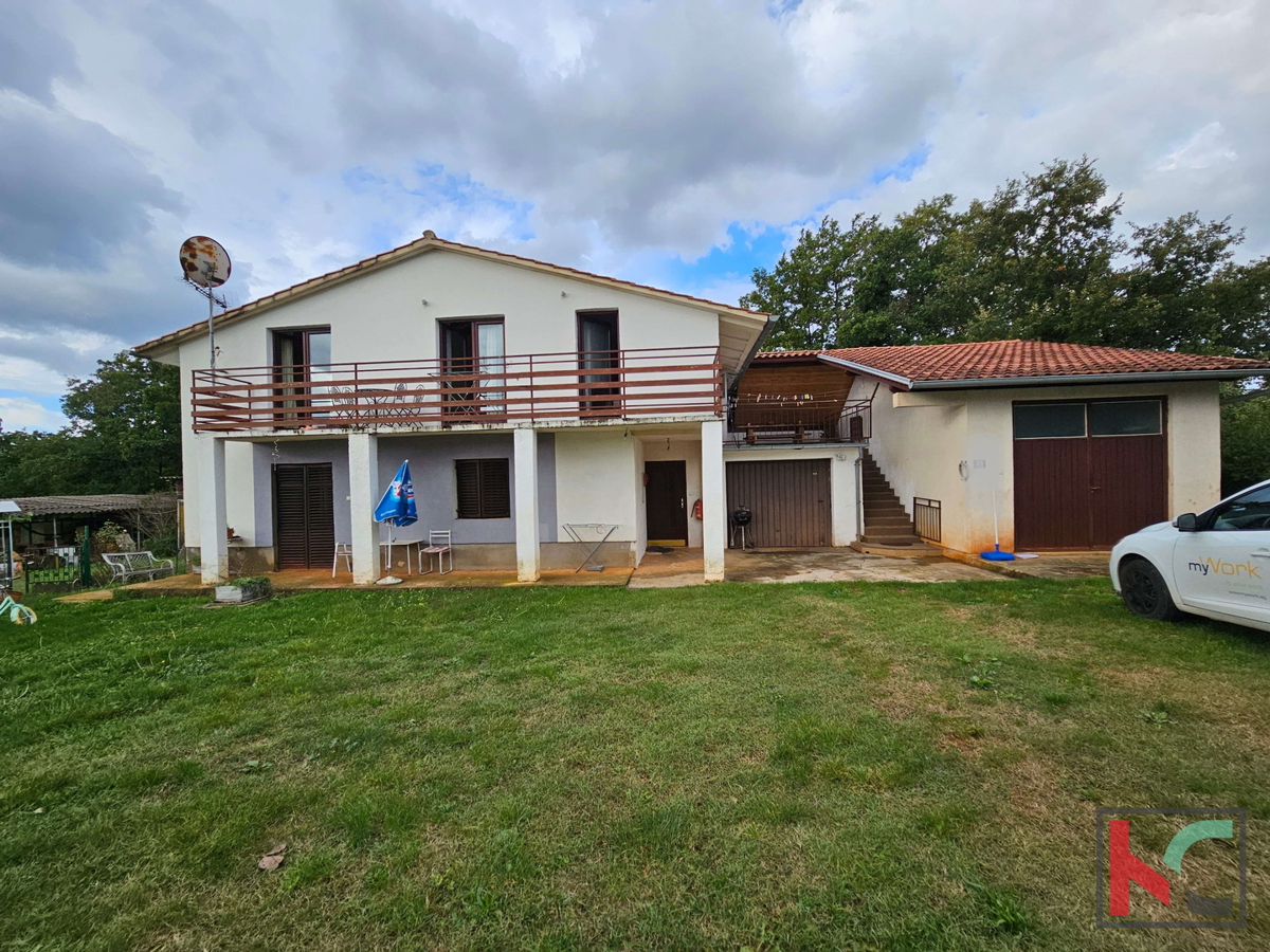 Istria, Parenzo, casa con ampio giardino 2324m2, #vendita