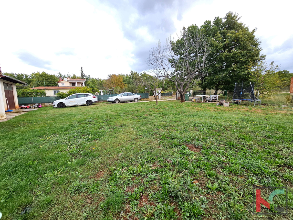 Istria, Parenzo, casa con ampio giardino 2324m2, #vendita