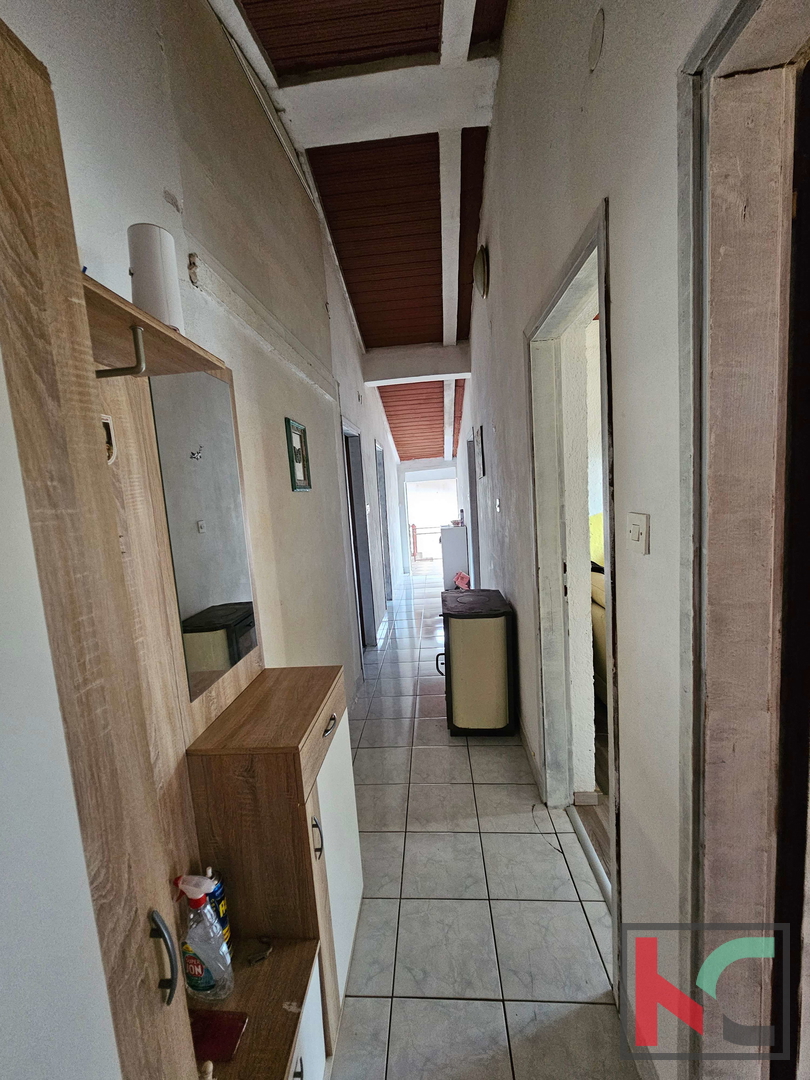 Istria, Parenzo, casa con ampio giardino 2324m2, #vendita