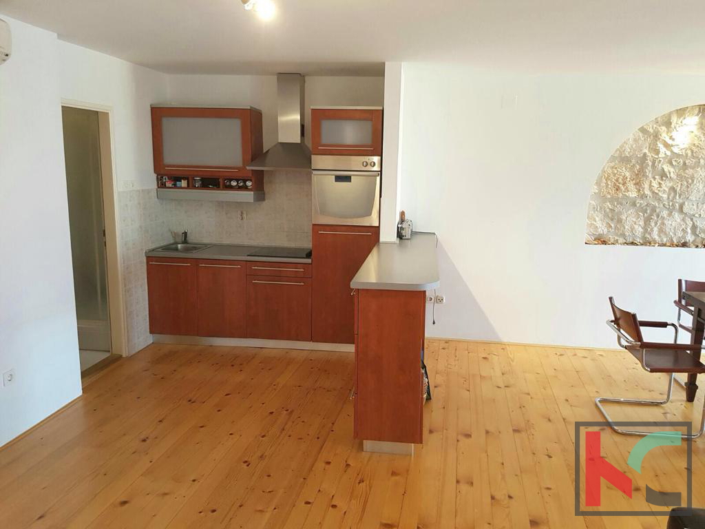 Rovigno, centro storico, bellissimo appartamento 82m2 2SS+DB #vendita