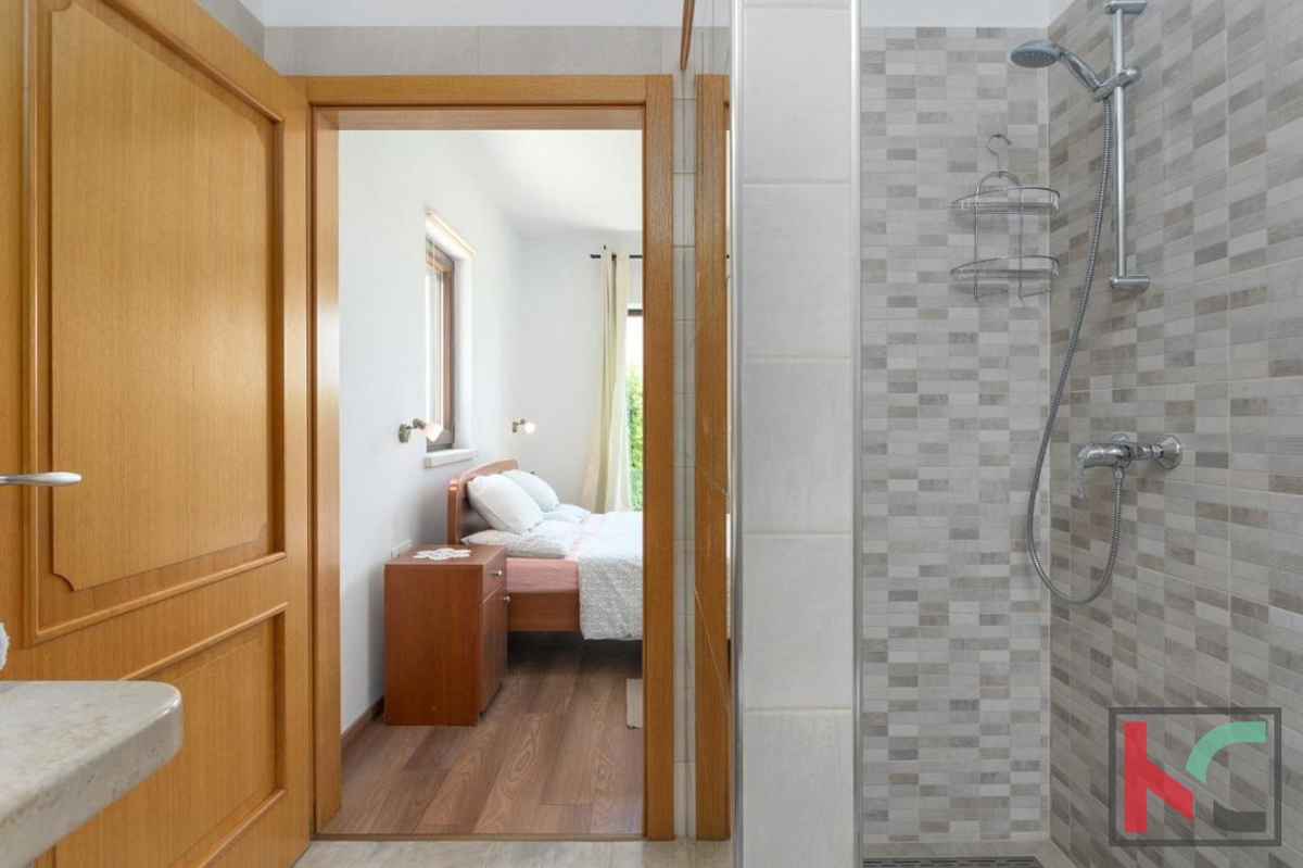 Istria, zona Parenzo, villa 166 m2 con vista panoramica sul mare, #vendita