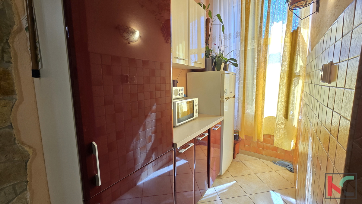 PULA, STOJA, APPARTAMENTO DIVISO IN 2 APPARTAMENTI TRILOCALI CON VISTA MARE, TOTALE 112,23m2 #VENDITA