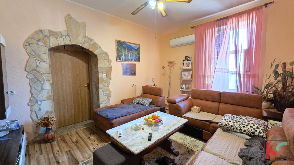 PULA, STOJA, APPARTAMENTO DIVISO IN 2 APPARTAMENTI TRILOCALI CON VISTA MARE, TOTALE 112,23m2 #VENDITA