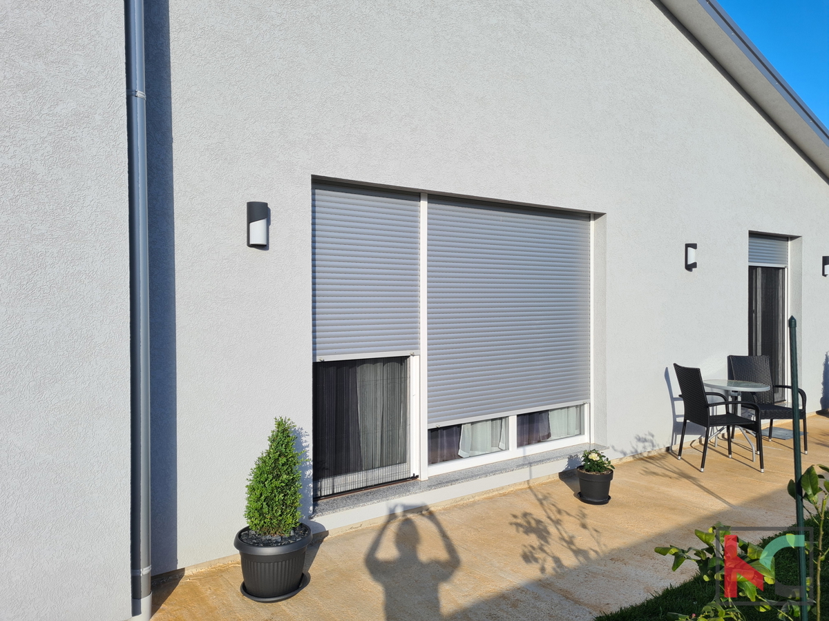 Pola, dintorni, casa prefabbricata 133m2 con giardino 367m2, posizione tranquilla