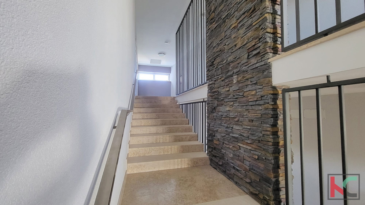 Istria, Peroj 176,65 m2, attico moderno non lontano dal mare