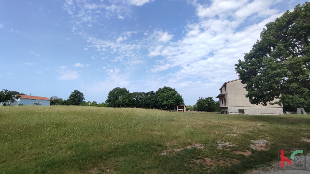 Istria, Šišan, casa non finita su un terreno di 4824m2