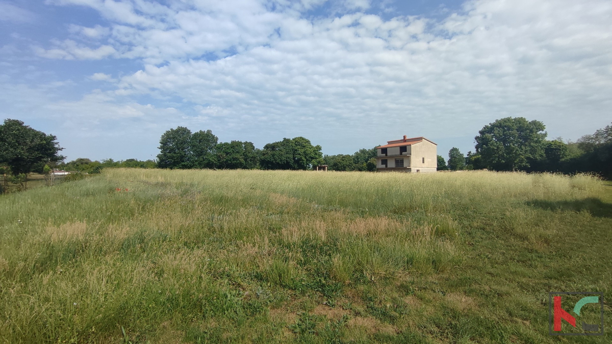 Istria, Šišan, casa non finita su un terreno di 4824m2