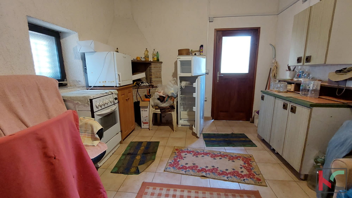 Rovigno, casa legalizzata con uliveto e vigneto su un terreno di 4471 m2 #vendita