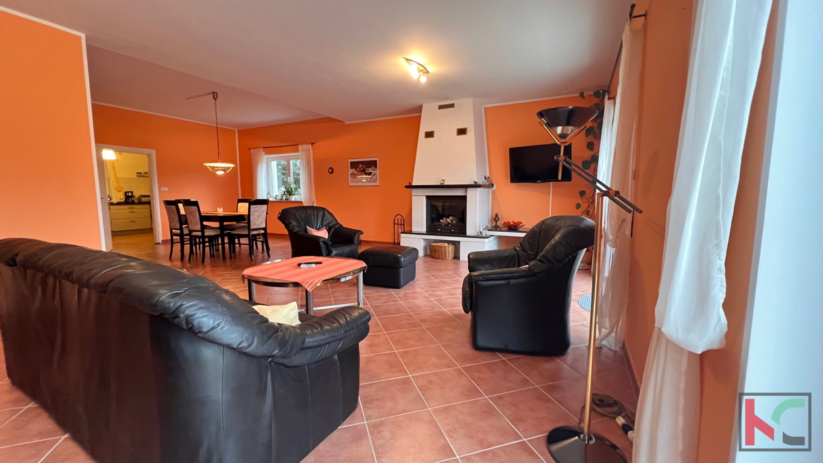 Istria, Parenzo, casa indipendente con giardino paesaggistico in ottima posizione, #vendita