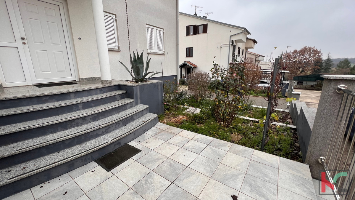 Istria, Parenzo, casa indipendente con giardino paesaggistico in ottima posizione, #vendita