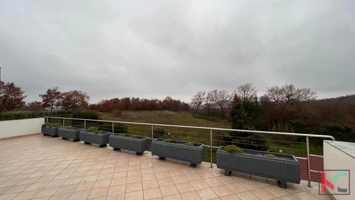 Istria, Parenzo, casa indipendente con giardino paesaggistico in ottima posizione, #vendita