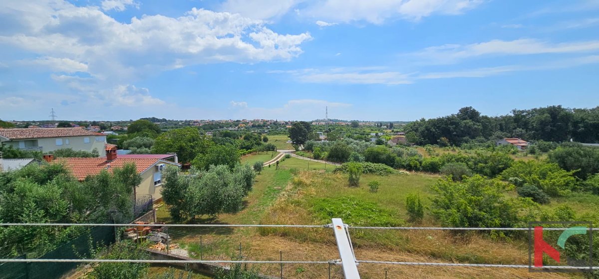 Istria, Pola, confortevole appartamento familiare 3SS+DB 133,29m2 con giardino paesaggistico, posizione tranquilla, #vendita