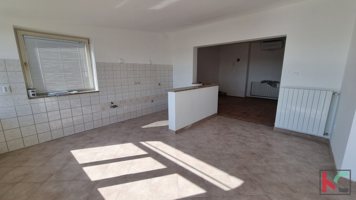 Pula, villaggio di Sisan, casa piano 134m2 con giardino di 400m2/vista aperta sulla città, #vendita