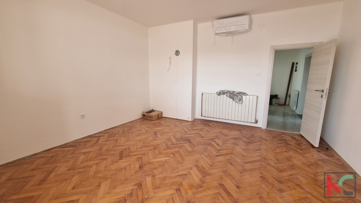 Pula, villaggio di Sisan, casa piano 134m2 con giardino di 400m2/vista aperta sulla città, #vendita