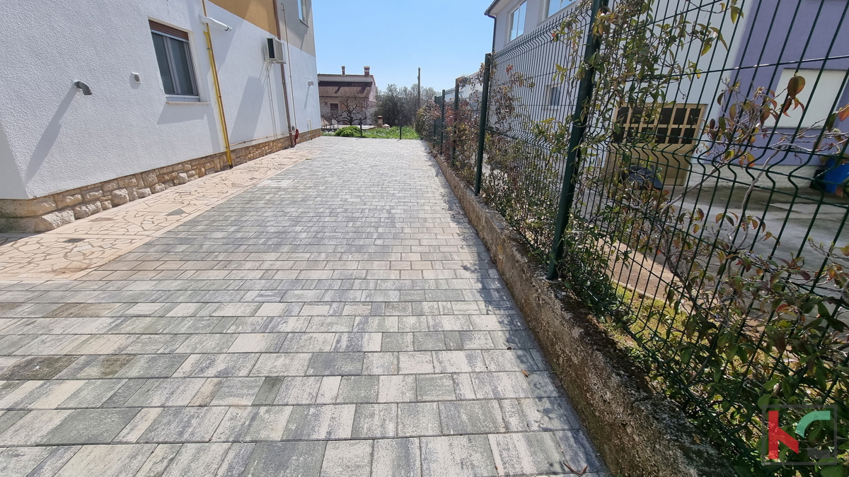 Pula, villaggio di Sisan, casa piano 134m2 con giardino di 400m2/vista aperta sulla città, #vendita