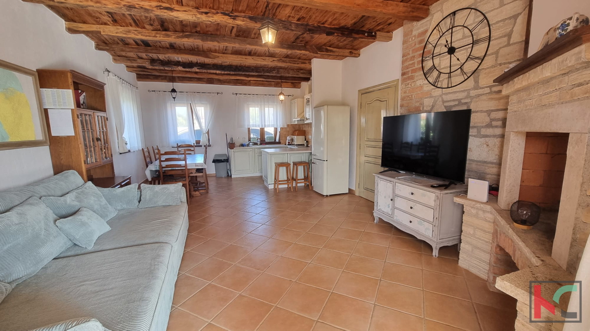 Istria, Svetvinčenat, villa in pietra con piscina, #vendita