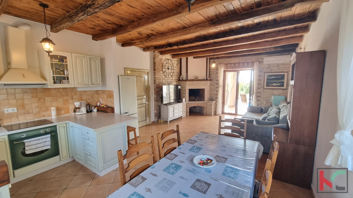 Istria, Svetvinčenat, villa in pietra con piscina, #vendita