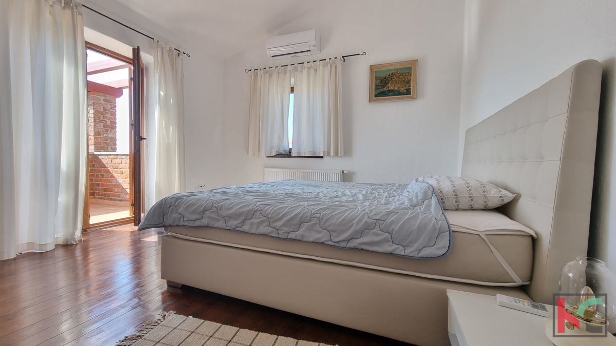 Istria, Svetvinčenat, villa in pietra con piscina, #vendita