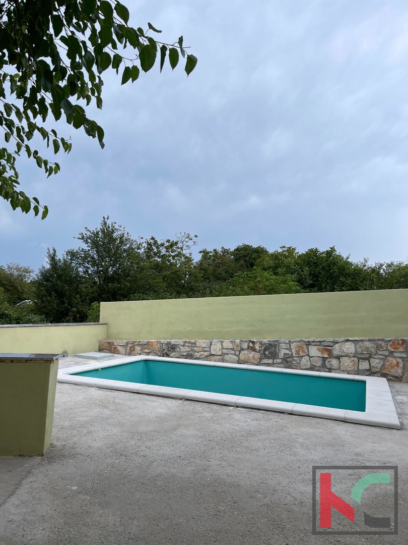 Istria, Svetvinčenat, casa in pietra ristrutturata con piscina, #vendita