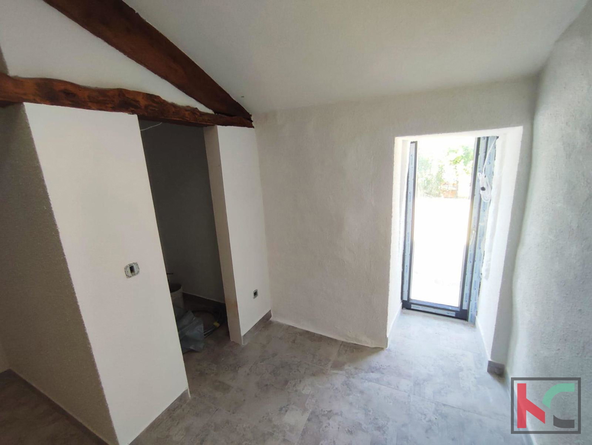 Istria, Svetvinčenat, casa in pietra ristrutturata con piscina, #vendita