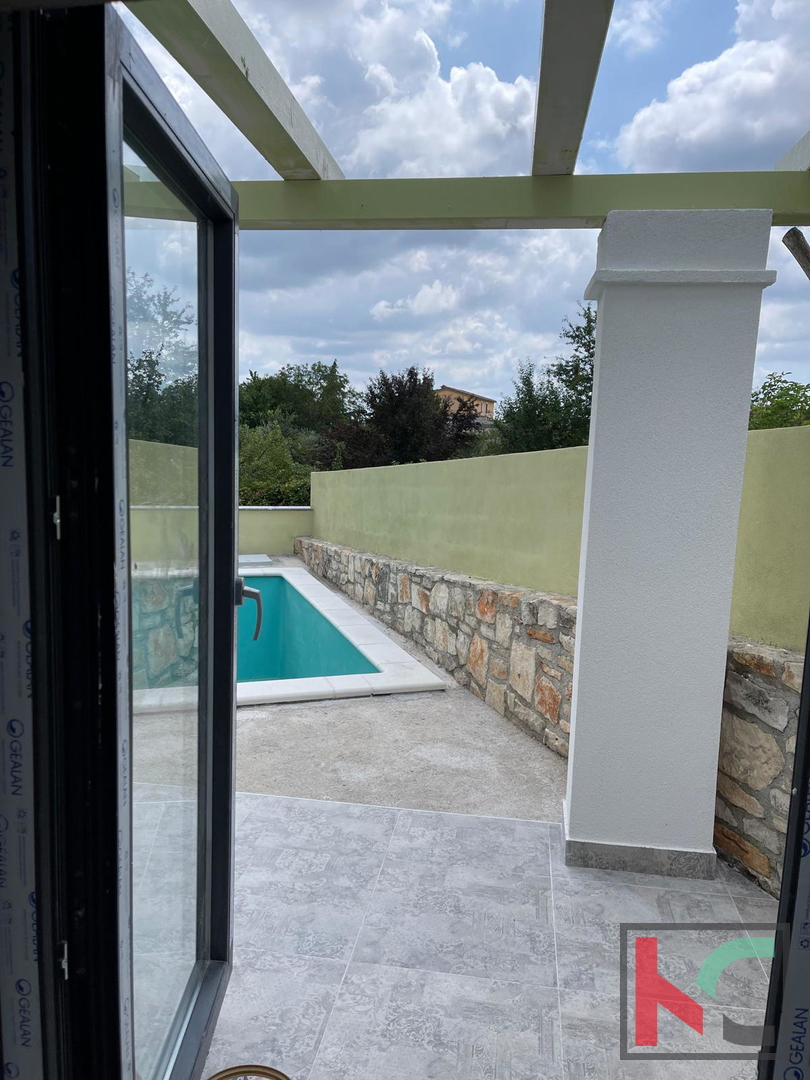 Istria, Svetvinčenat, casa in pietra ristrutturata con piscina, #vendita