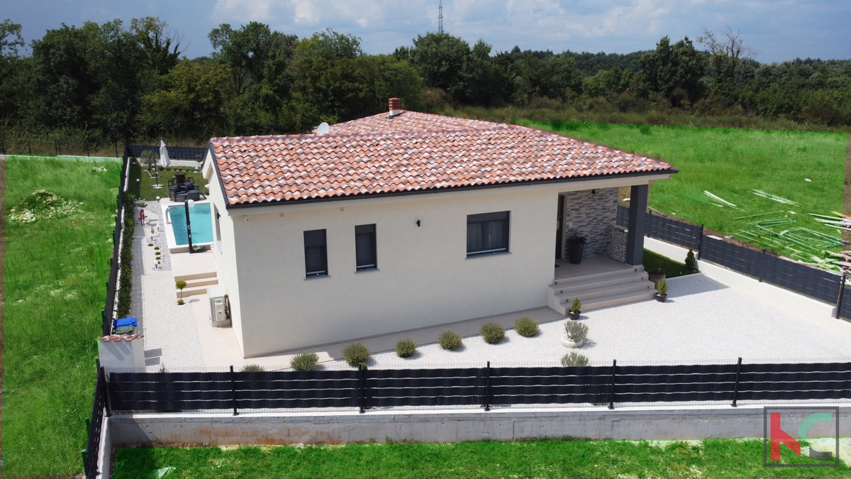 Istria, villa modernamente arredata in una posizione tranquilla con vista sul Parco naturale Učka, #vendita