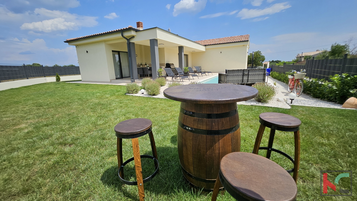 Istria, villa modernamente arredata in una posizione tranquilla con vista sul Parco naturale Učka, #vendita