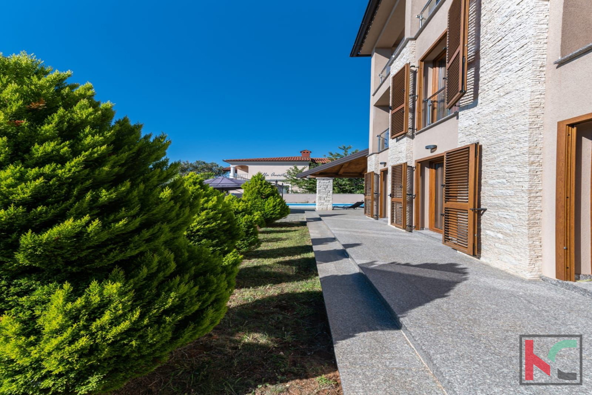 ISTRA, VOLME, APPARTAMENTO 240,65M2 CON 190M2 DI GIARDINO E PISCINA PRIVATA #VENDITA