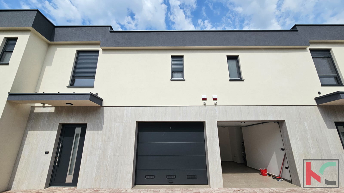 Istria, Medolino, casa bifamiliare in costruzione con piscina e giardino, garage, vicino al mare, #vendita