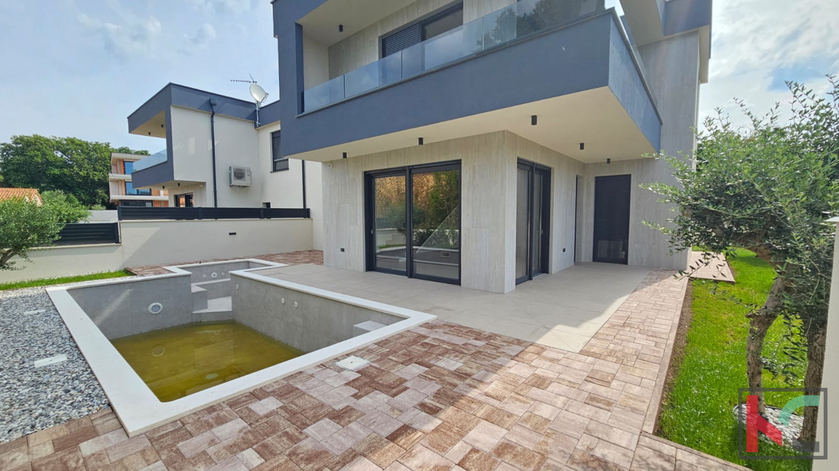 Istria, Medolino, casa bifamiliare in costruzione con piscina e giardino, garage, vicino al mare, #vendita