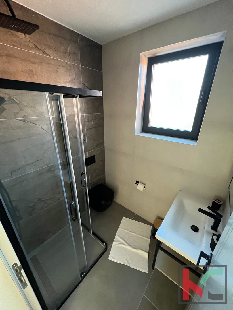 ISTRA, SVETVINČENAT, VILLA MODERNA CON PISCINA #VENDITA