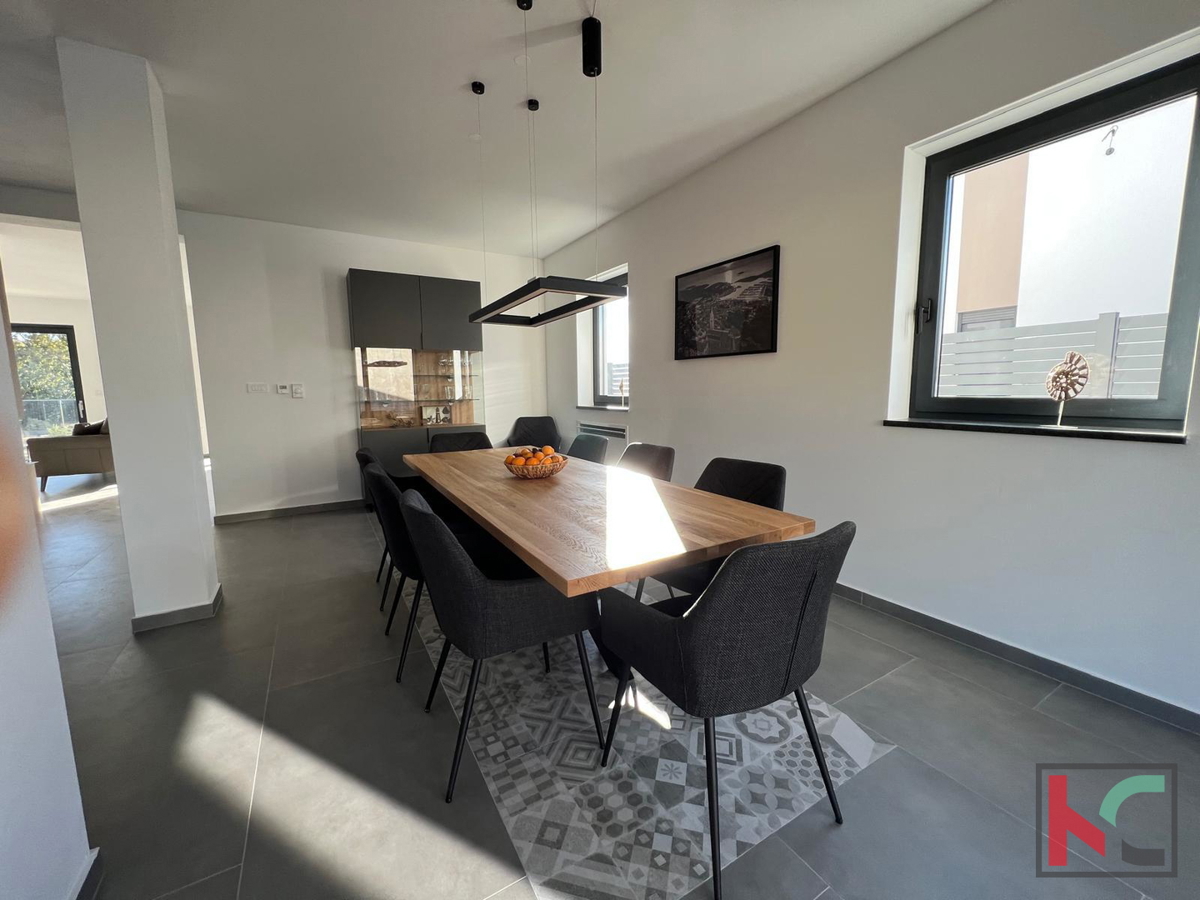 ISTRA, SVETVINČENAT, VILLA MODERNA CON PISCINA #VENDITA