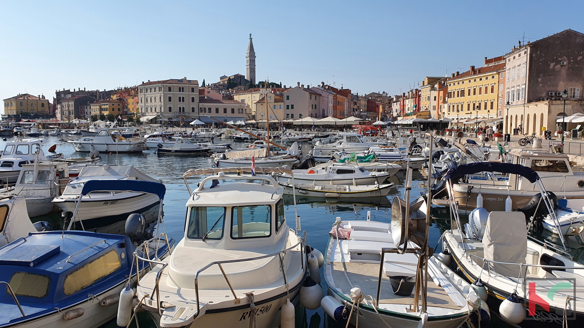 Rovigno - centro, attraente bar con appartamento aggiuntivo e posizione perfetta I 20 m dal mare