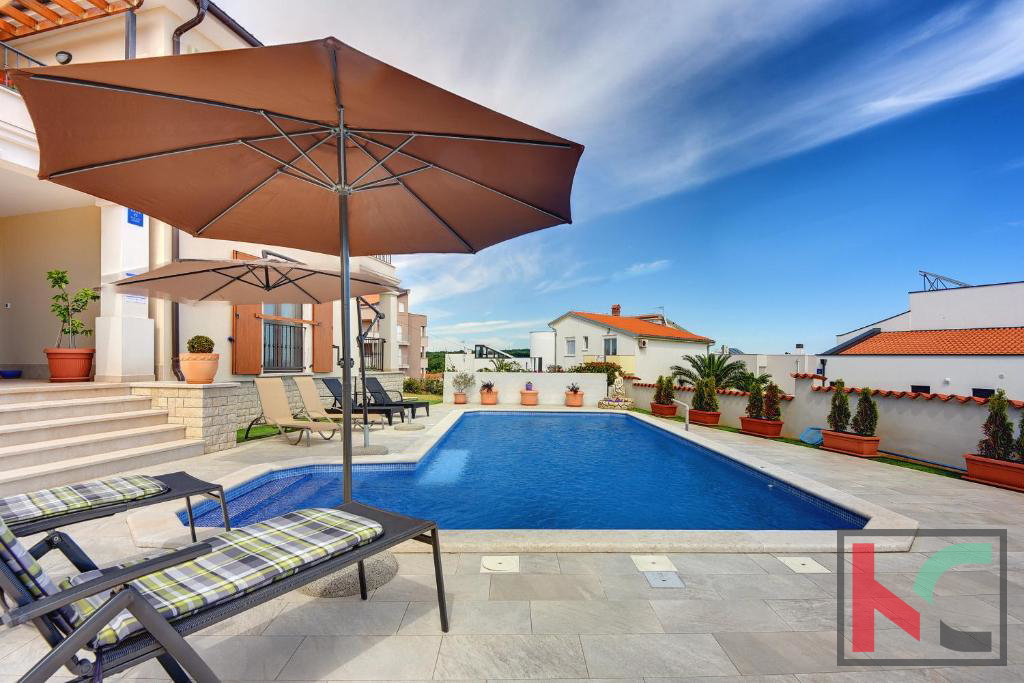 Istria, Medulin, villa di lusso con piscina e giardino paesaggistico 1100m2, 300m dal mare