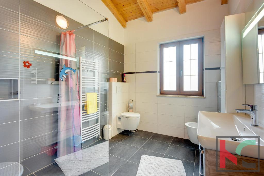 Istria, Medulin, villa di lusso con piscina e giardino paesaggistico 1100m2, 300m dal mare