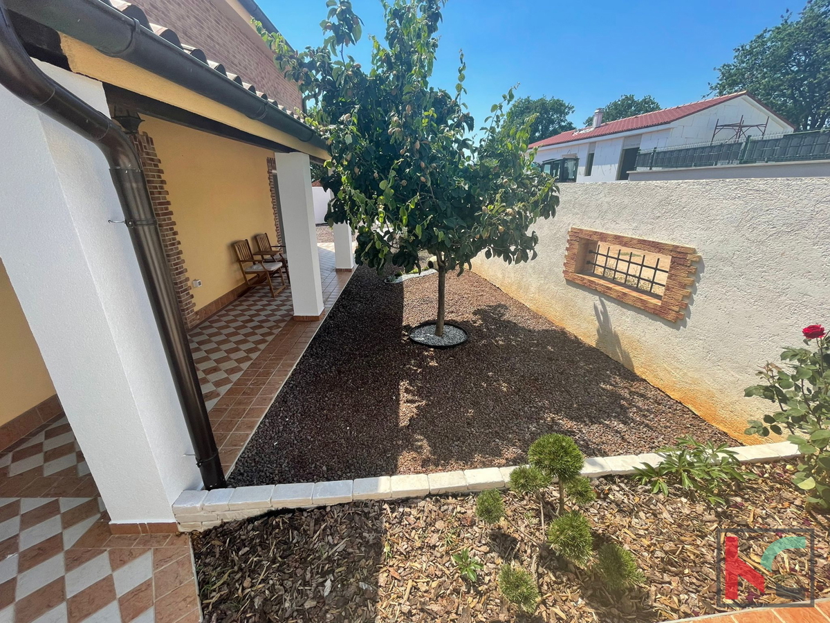 Istria, Medulin, Pomer, casa con 4 appartamenti e giardino paesaggistico