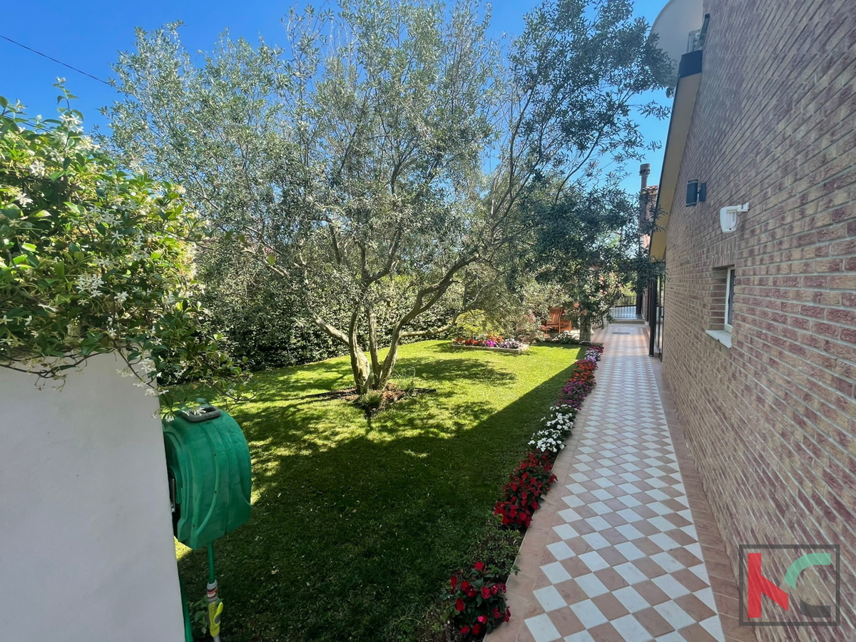 Istria, Medulin, Pomer, casa con 4 appartamenti e giardino paesaggistico