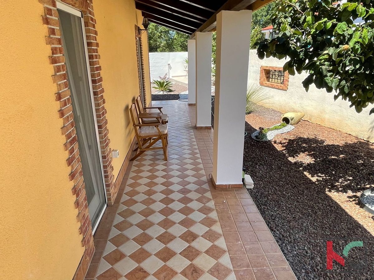 Istria, Medulin, Pomer, casa con 4 appartamenti e giardino paesaggistico