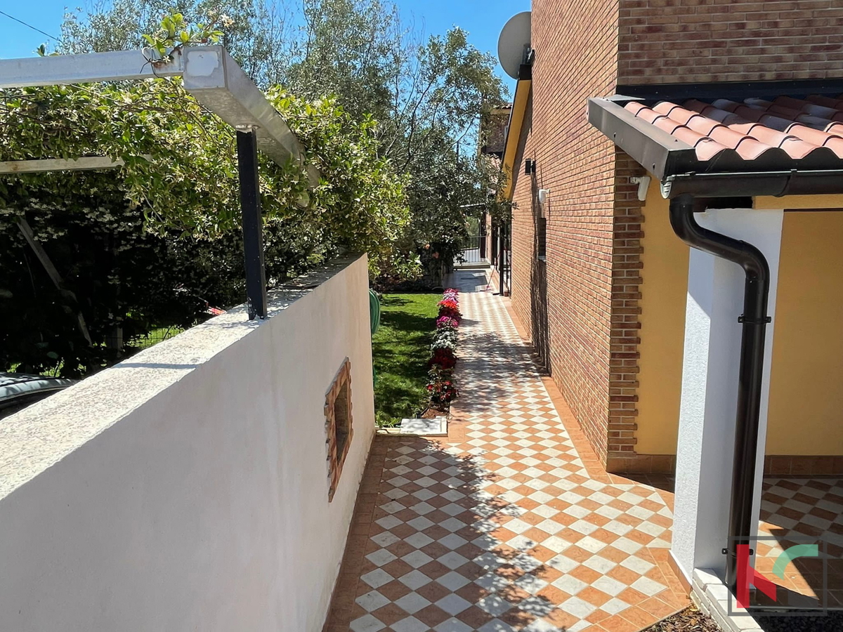 Istria, Medulin, Pomer, casa con 4 appartamenti e giardino paesaggistico