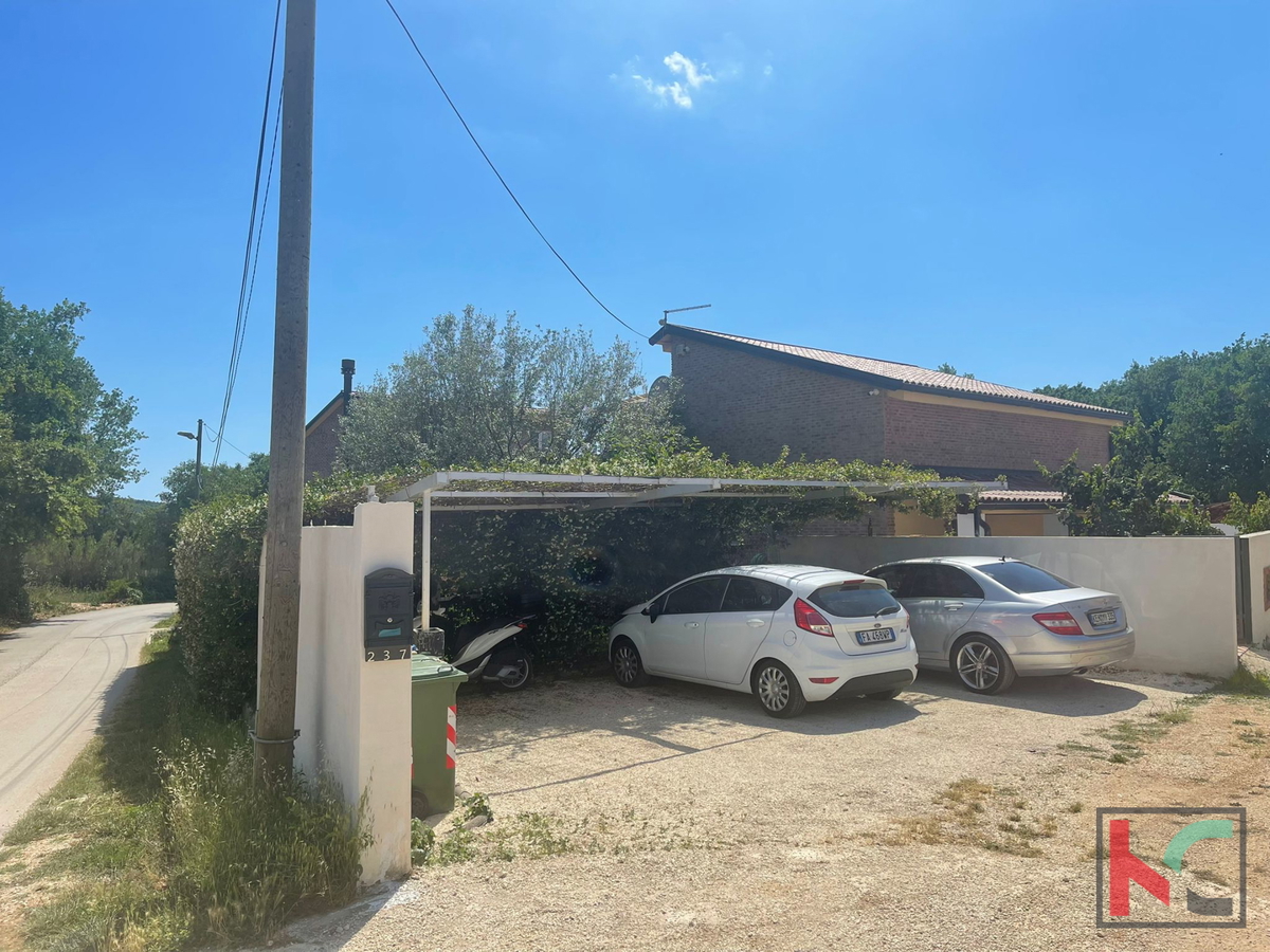 Istria, Medulin, Pomer, casa con 4 appartamenti e giardino paesaggistico